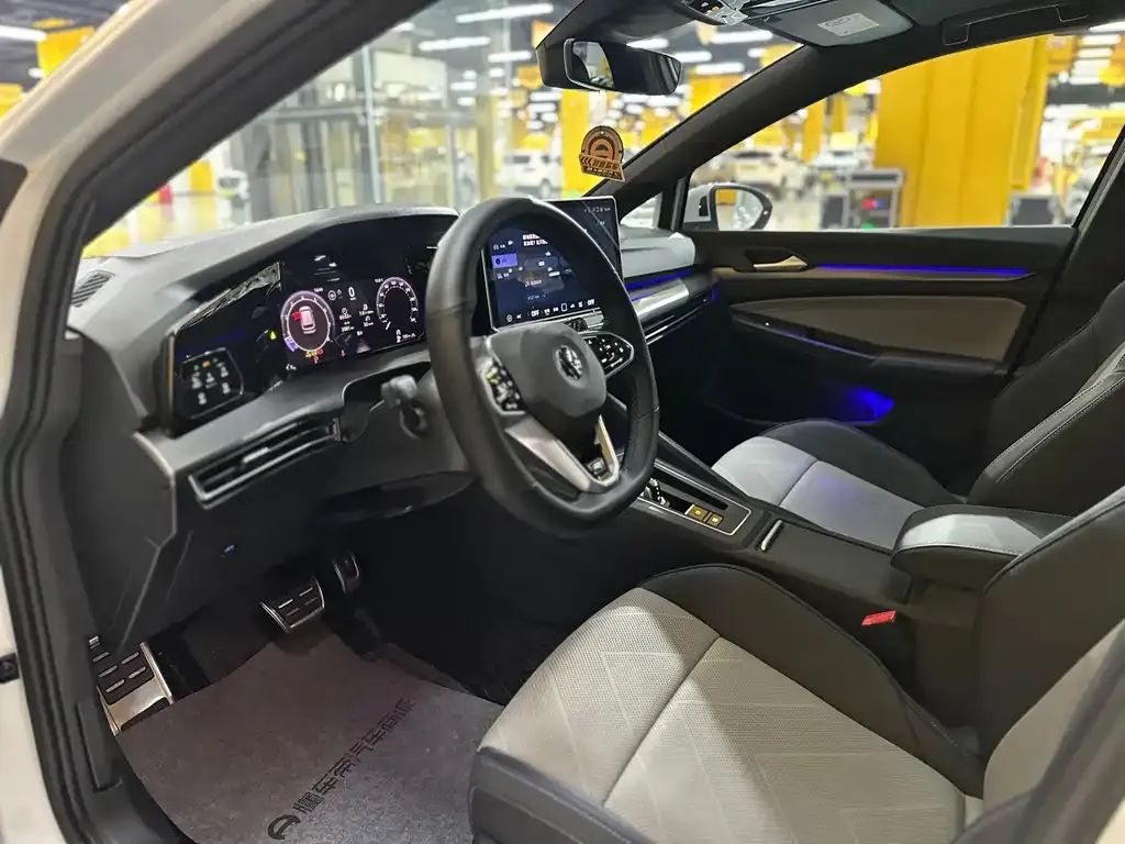 Volkswagen Golf 2025 из CN, фото 4