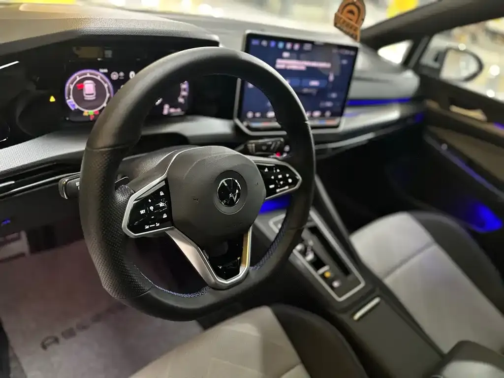 Volkswagen Golf 2025 из CN, фото 7
