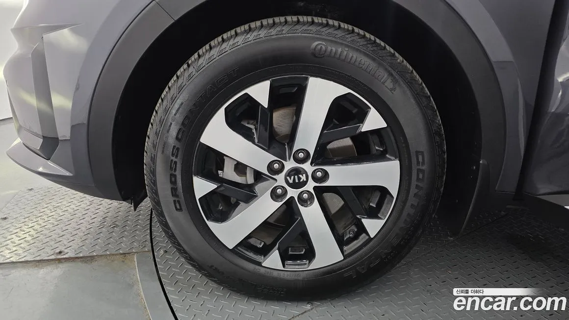 Kia Sorento — фото 9