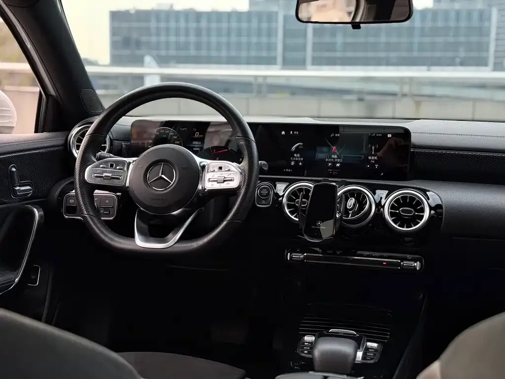 Mercedes-Benz A-Class — фото 10