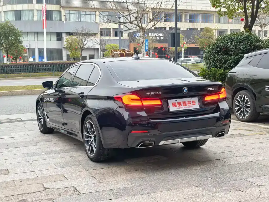 BMW 5 Series — фото 4