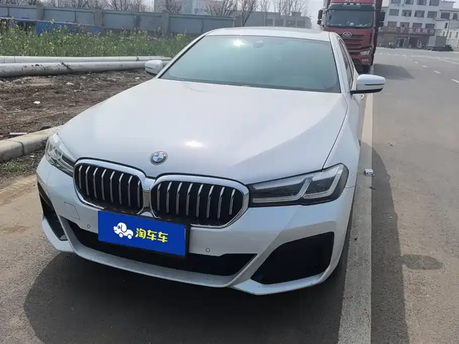 BMW 5 Series — фото 1