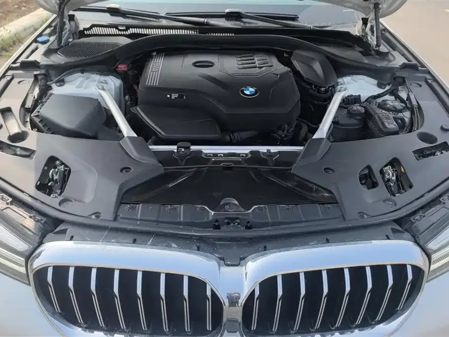 BMW 5 Series — фото 10