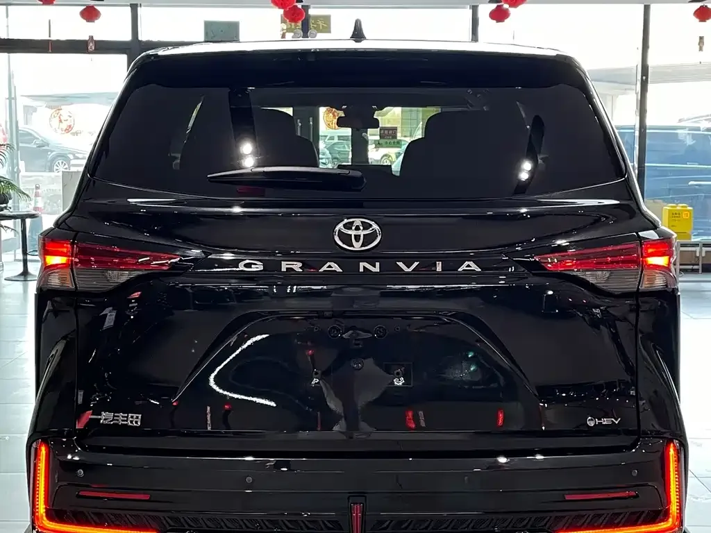Toyota Granvia 2026 из CN, фото 2