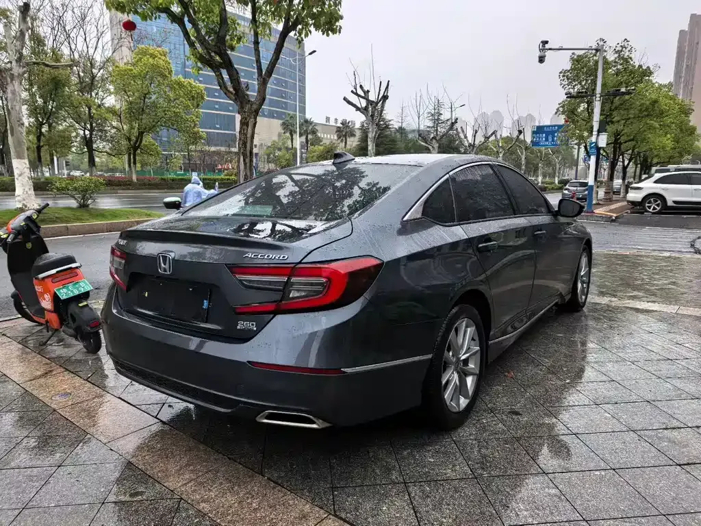 Honda Accord — фото 5