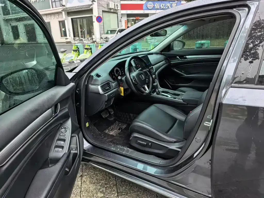Honda Accord — фото 3