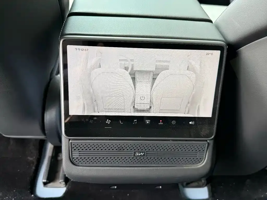 Tesla Model 3 — фото 4