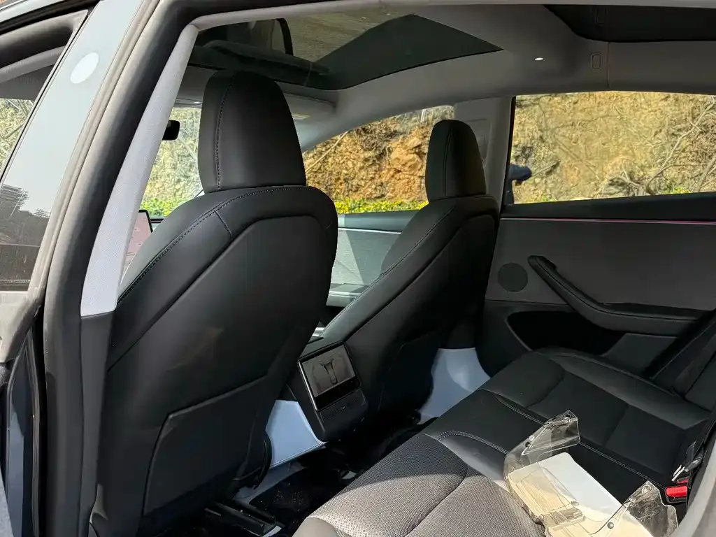 Tesla Model 3 — фото 3