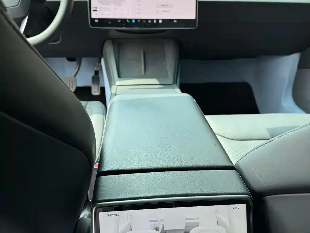 Tesla Model 3 — фото 2
