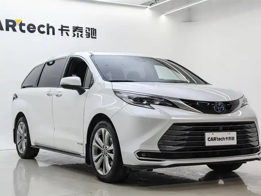 Toyota Sienna 2023 из CN, фото 3
