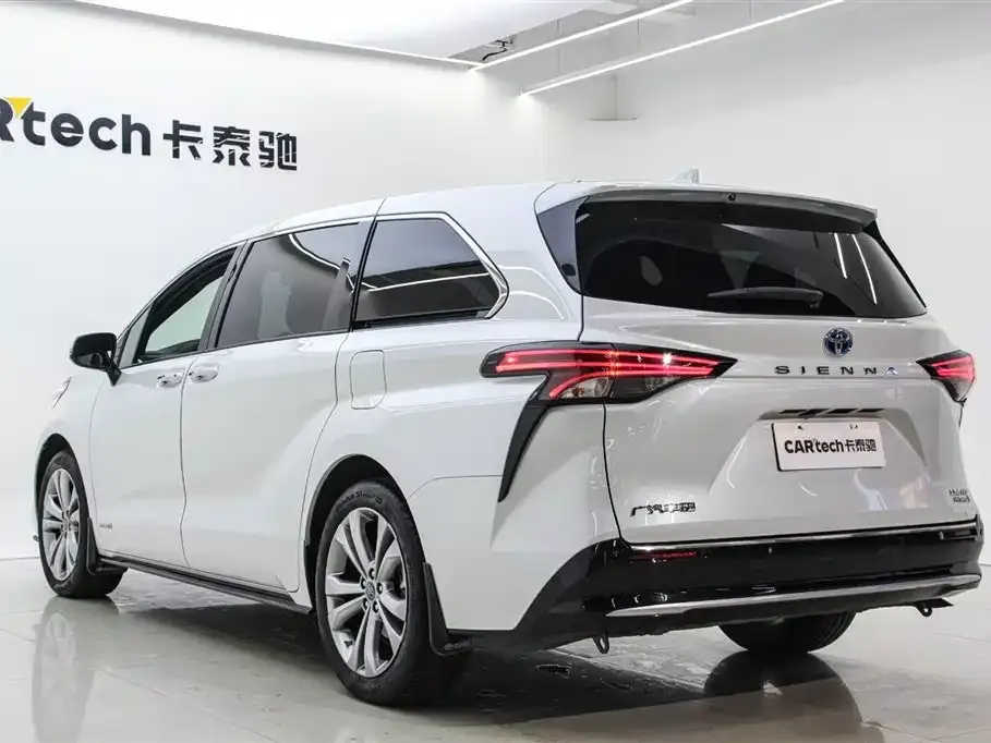 Toyota Sienna 2023 из CN, фото 4