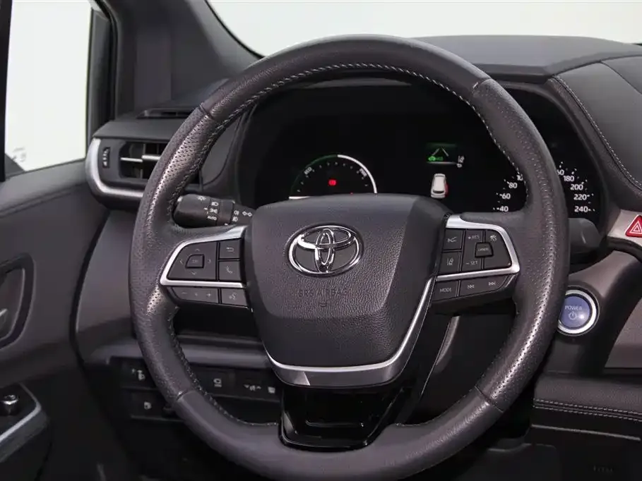 Toyota Sienna 2023 из CN, фото 8