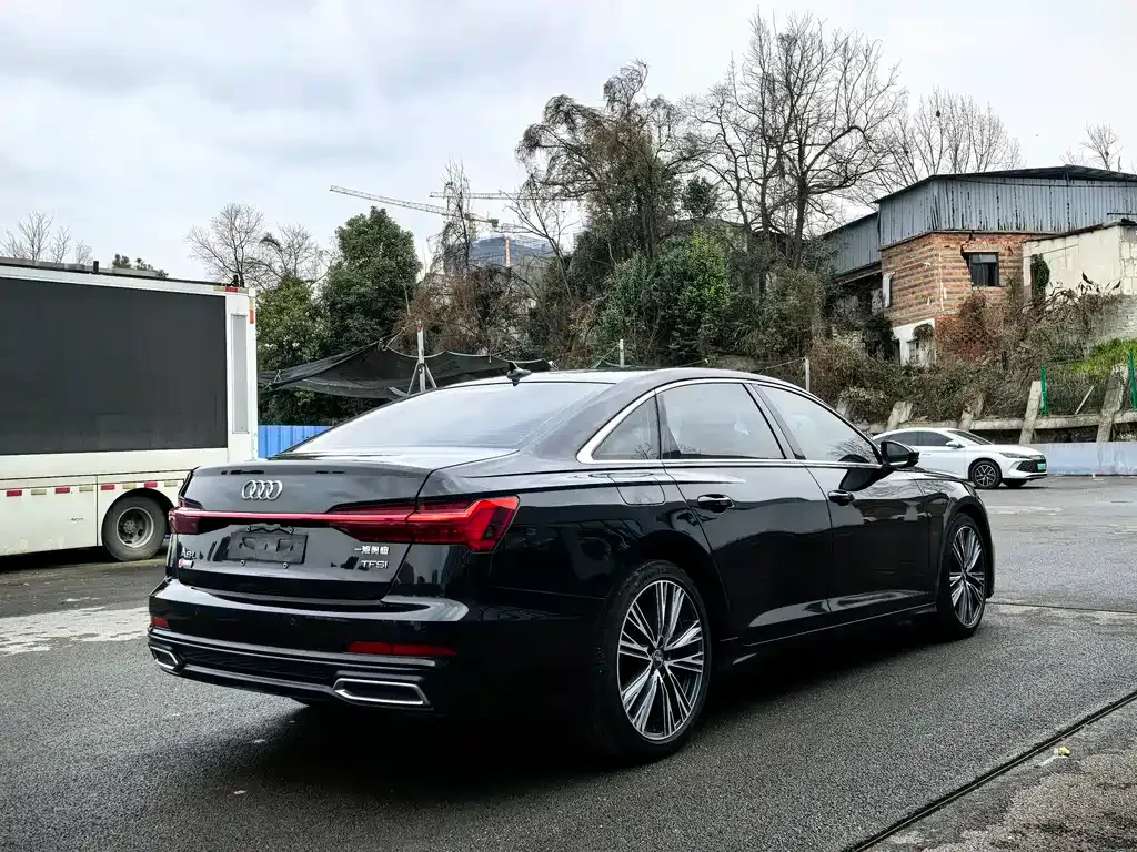 Audi A6L — фото 9