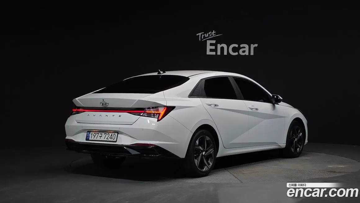 Hyundai AVANTE — фото 3