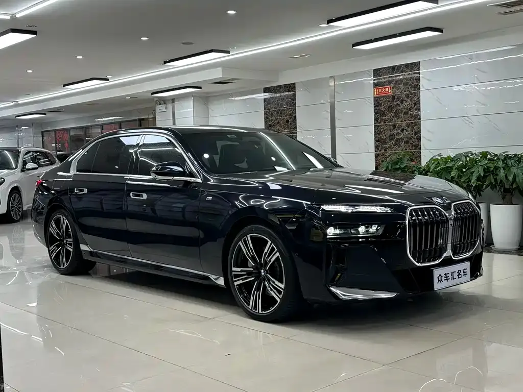 BMW 7 Series 2023 из CN, фото 6
