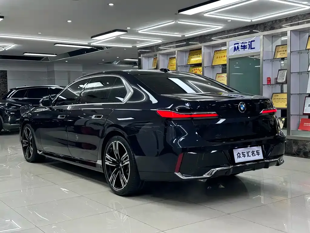 BMW 7 Series 2023 из CN, фото 5