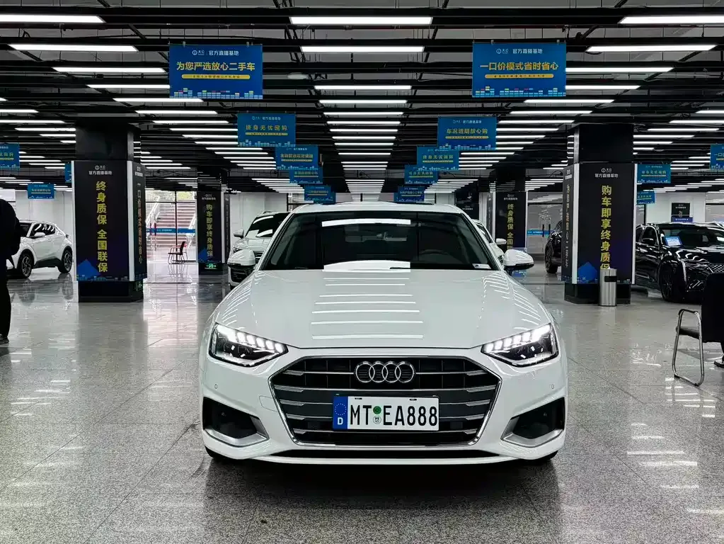 Audi A4L 2021 из CN, фото 6