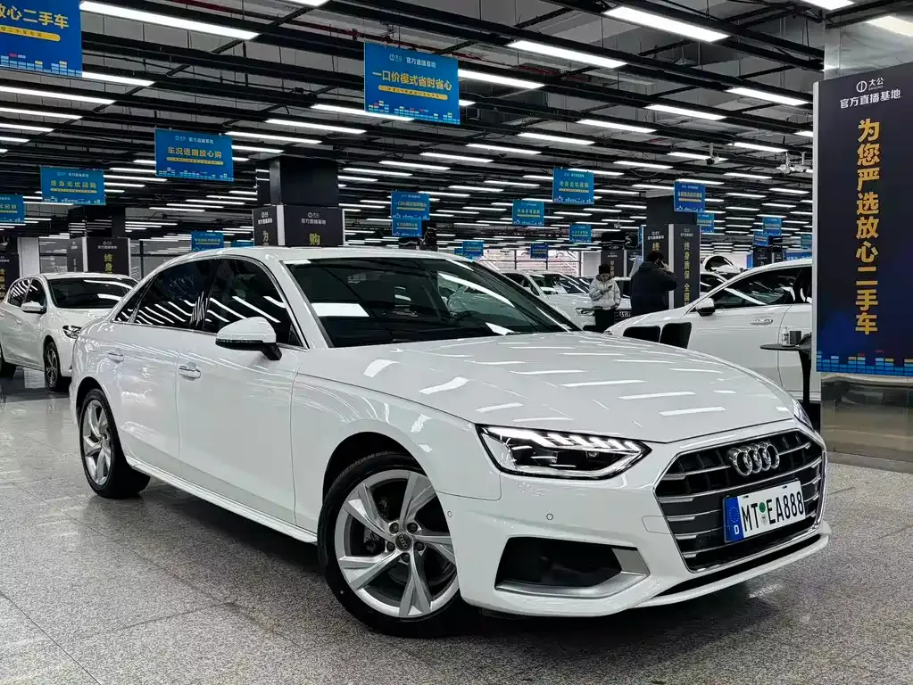 Audi A4L 2021 из CN, фото 9