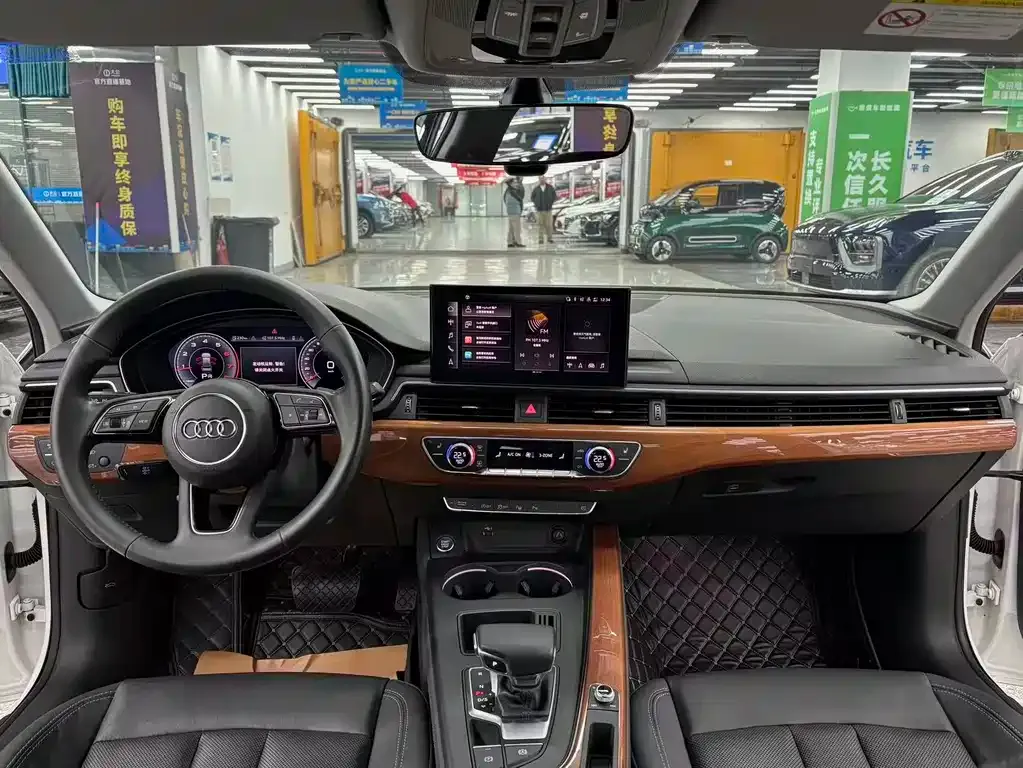Audi A4L 2021 из CN, фото 7