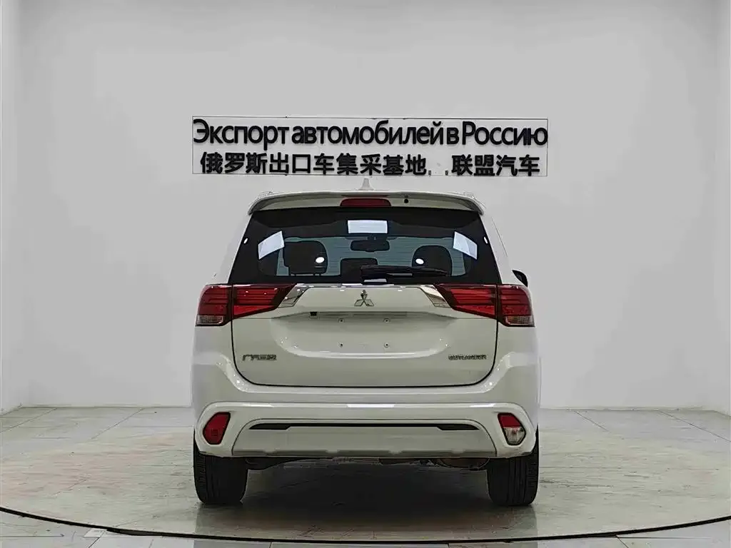 Mitsubishi Outlander — фото 4