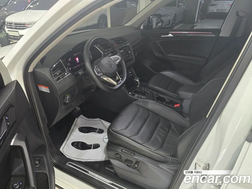 Volkswagen Tiguan — фото 8