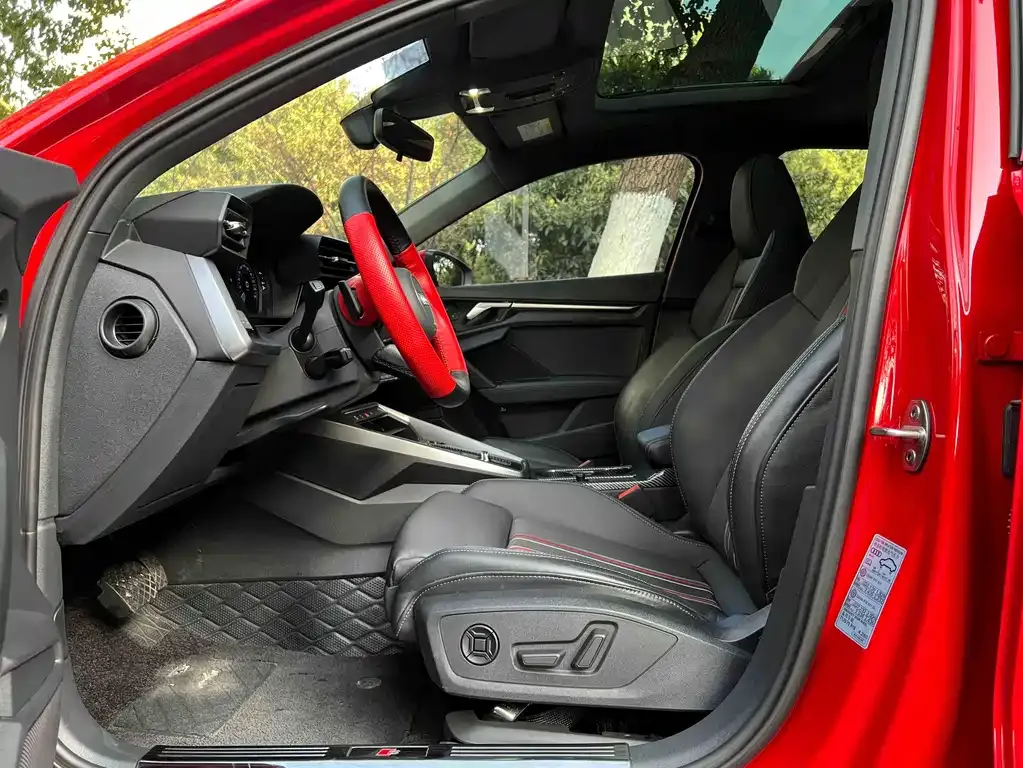 Audi A3 2023 из CN, фото 8