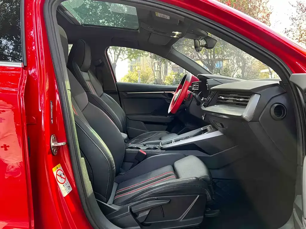 Audi A3 2023 из CN, фото 6