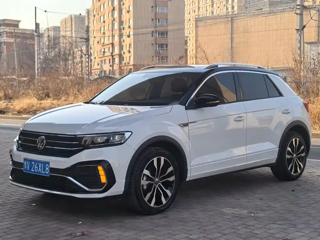 Volkswagen T-Roc — фото 1