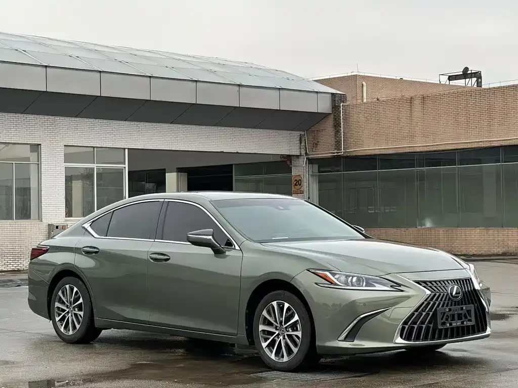 Lexus ES — фото 4