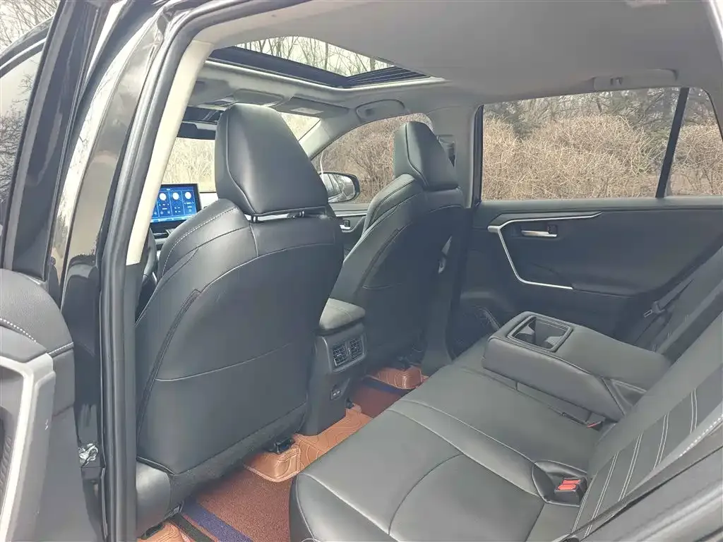 Toyota Wildlander 2022 из CN, фото 2