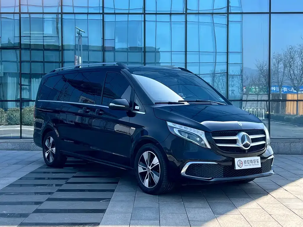 Mercedes-Benz V-Class — фото 10