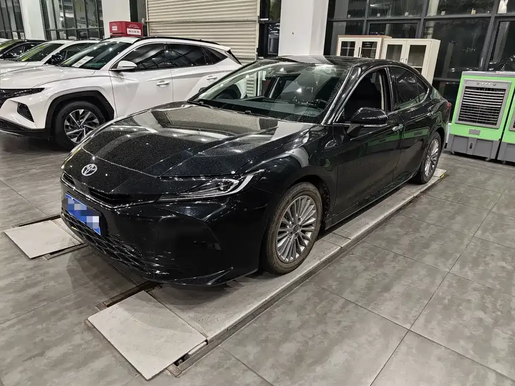 Toyota Camry 2025 из CN, фото 1