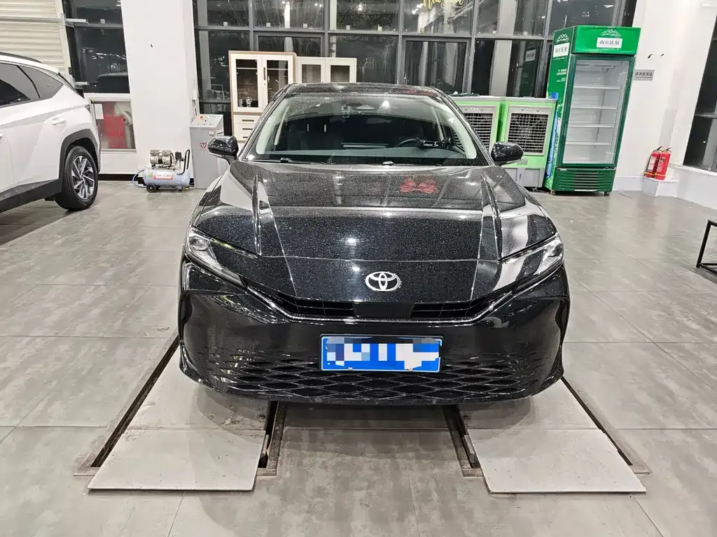 Toyota Camry 2025 из CN, фото 2