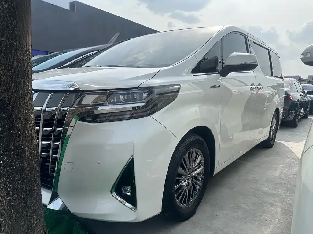 Toyota Alphard — фото 5