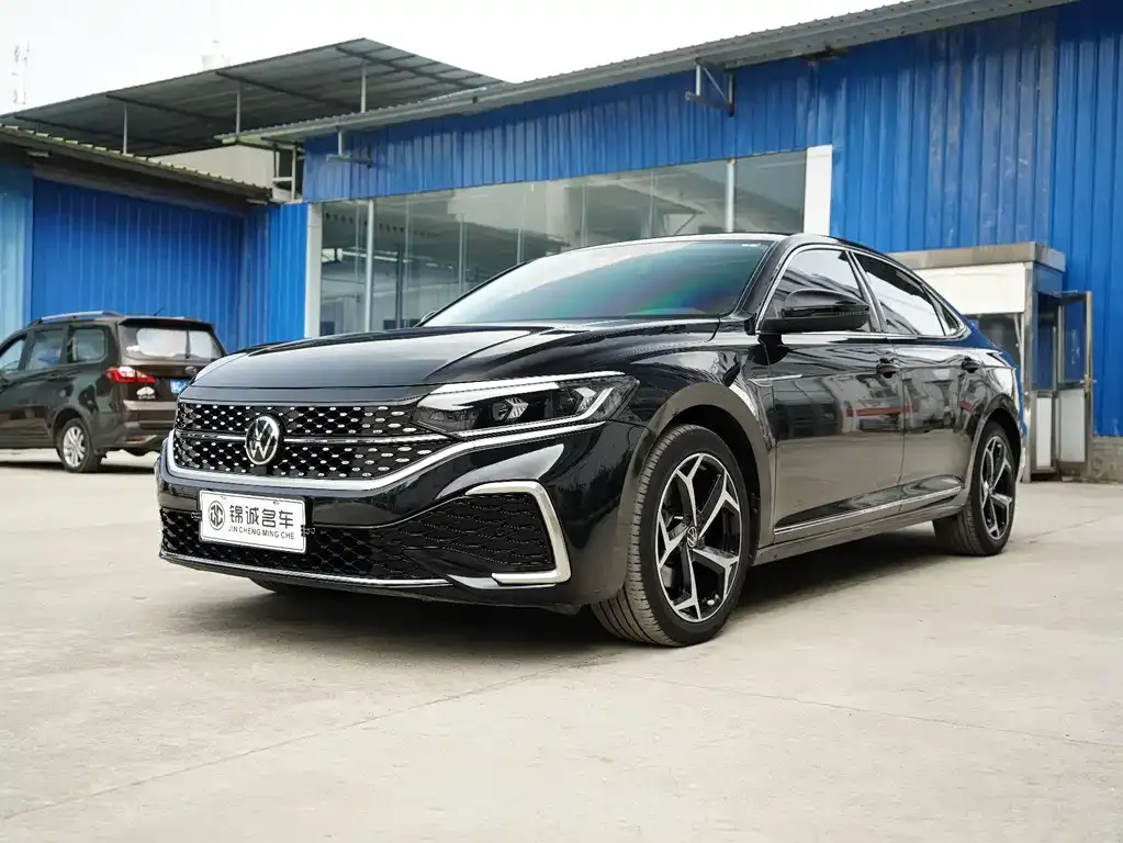 Volkswagen Passat 2023 из CN, фото 1