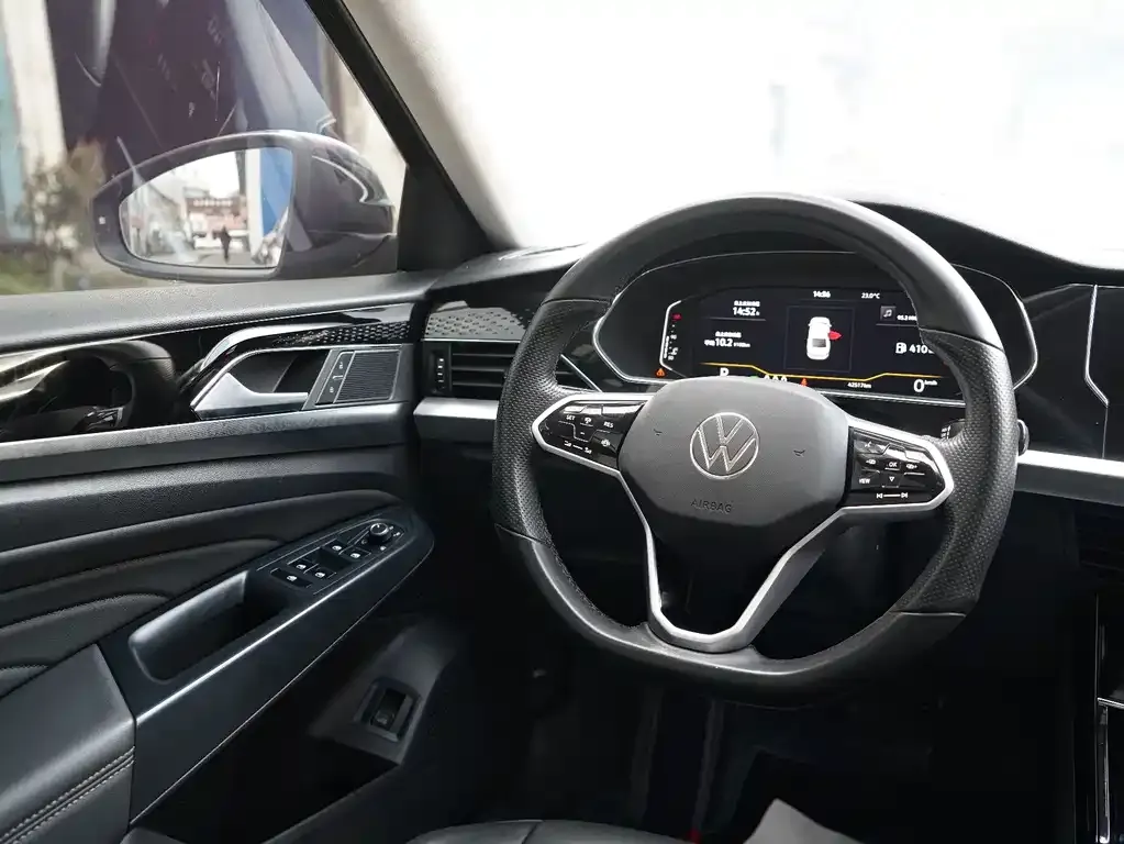 Volkswagen Passat 2023 из CN, фото 9