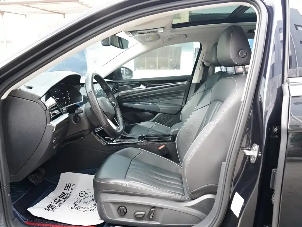 Volkswagen Passat 2023 из CN, фото 4
