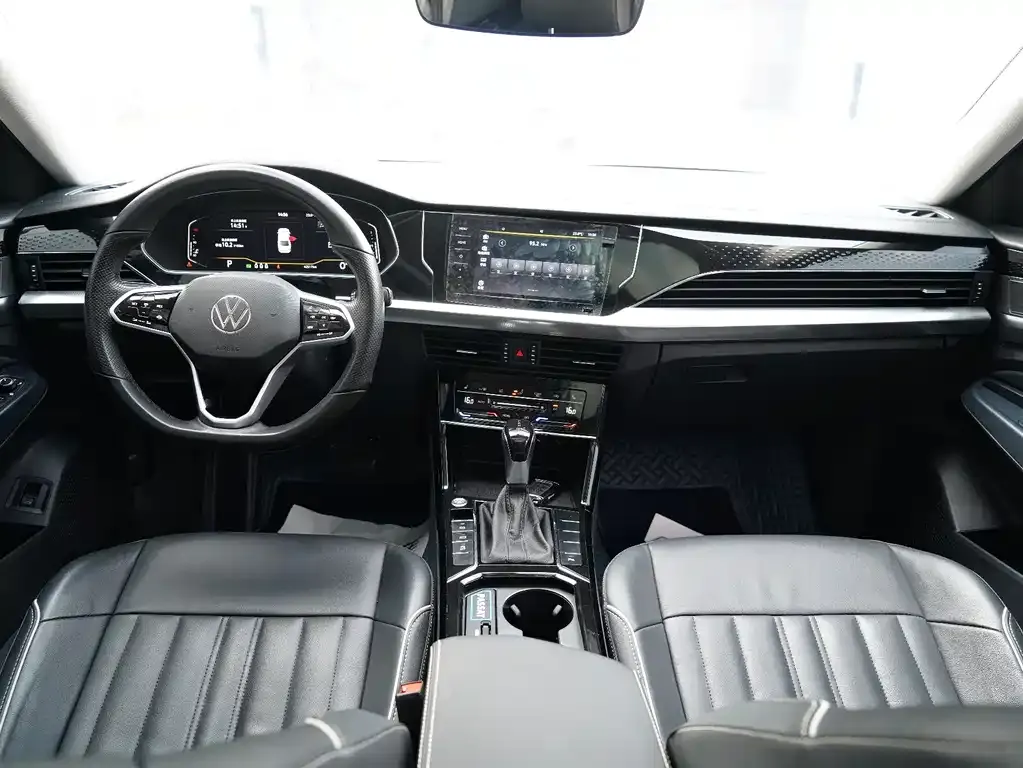 Volkswagen Passat 2023 из CN, фото 8