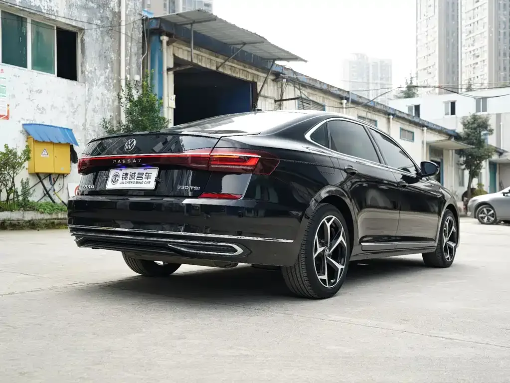 Volkswagen Passat 2023 из CN, фото 10