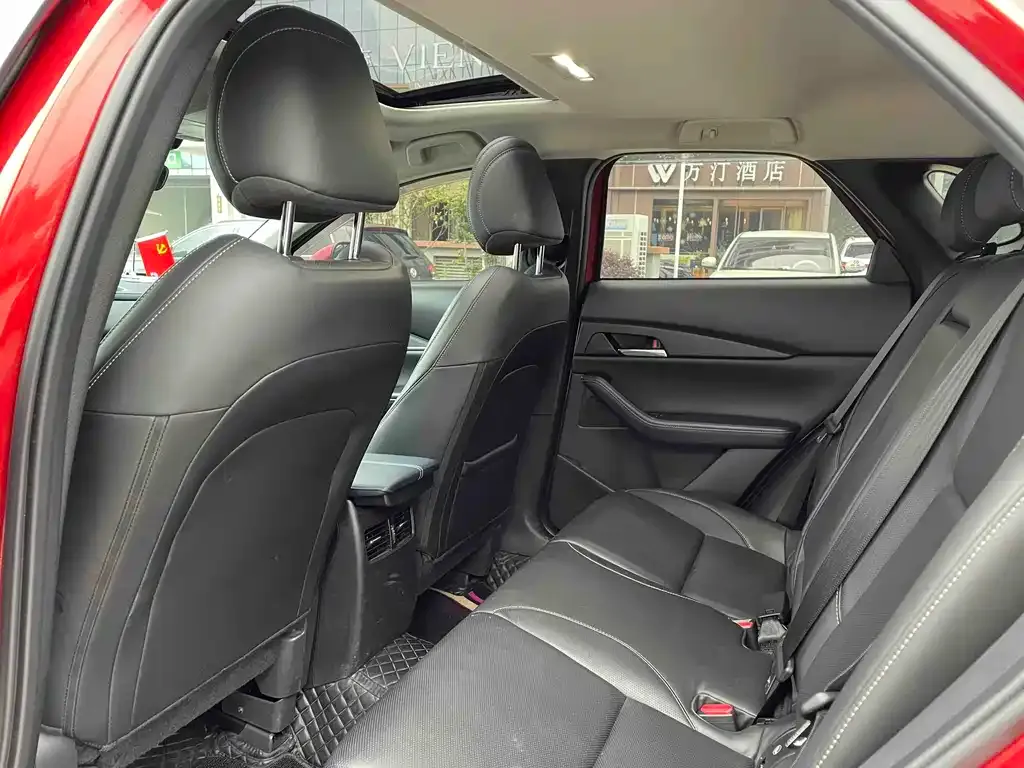 Mazda CX-30 2023 из CN, фото 7