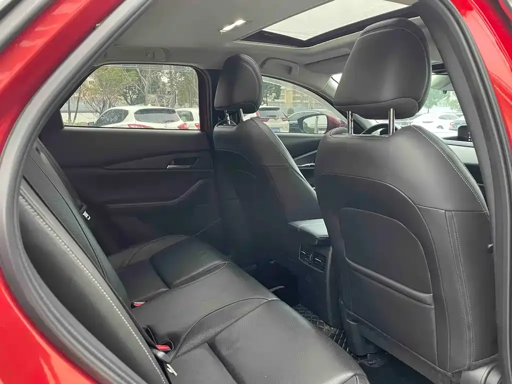 Mazda CX-30 2023 из CN, фото 5