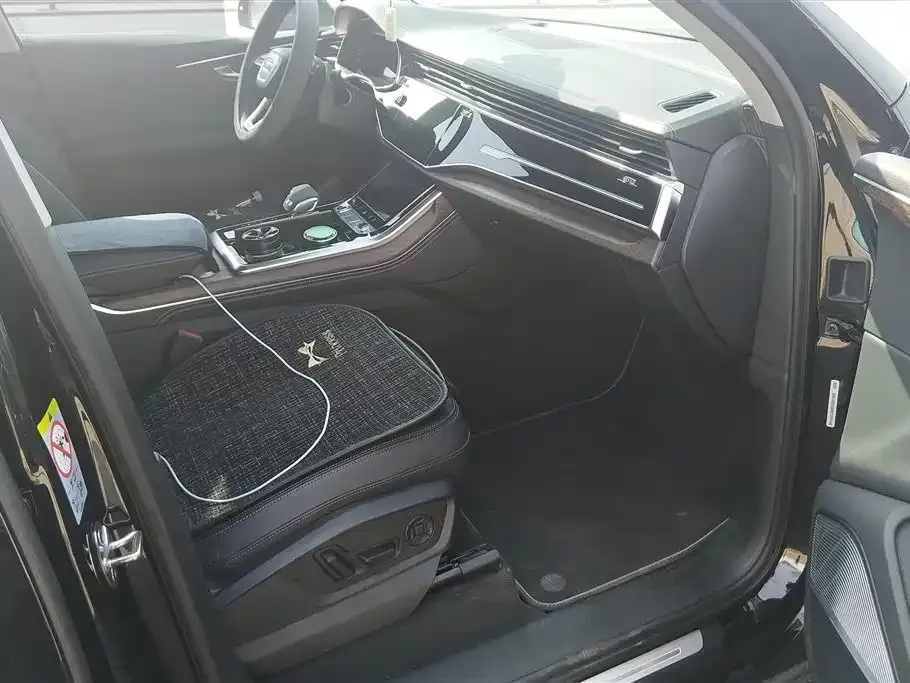 Audi Q7 — фото 6