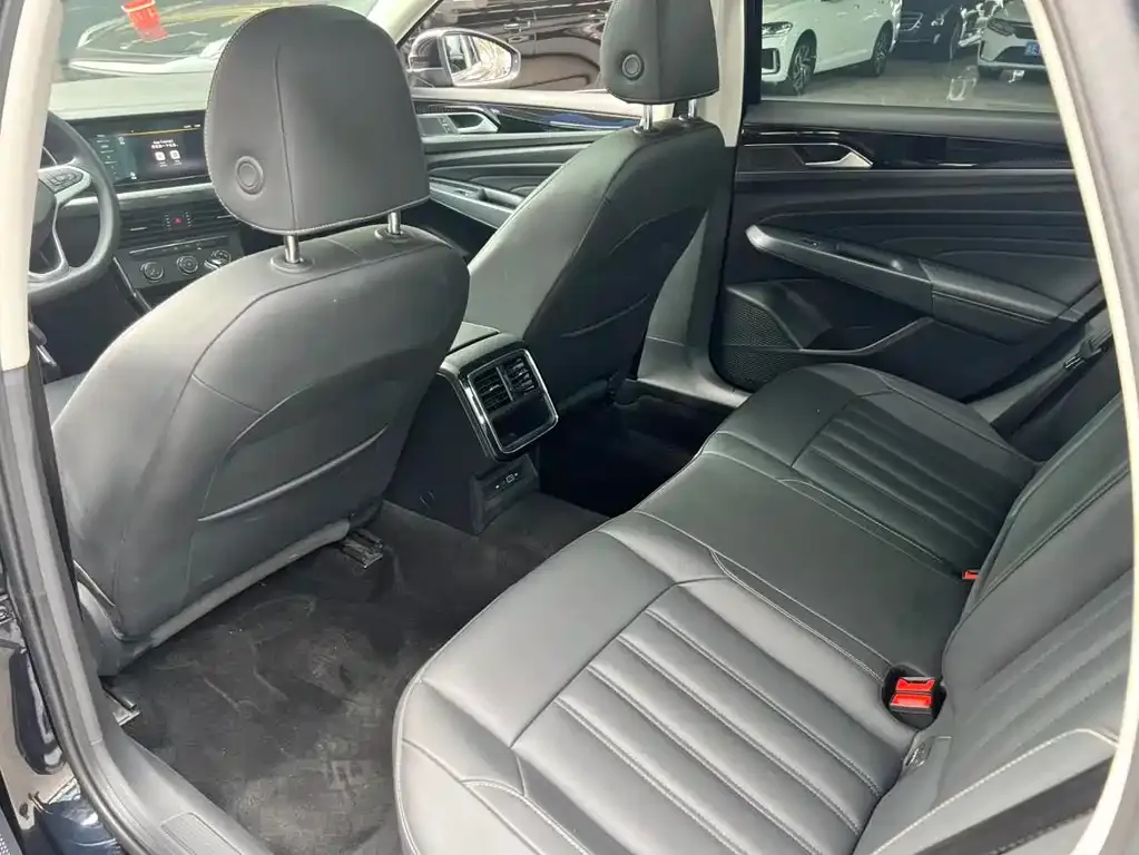 Volkswagen Passat — фото 9