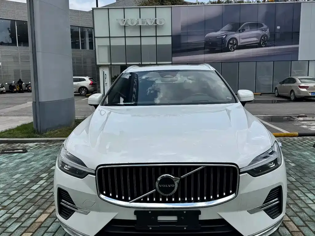 Volvo XC60 PHEV — фото 4