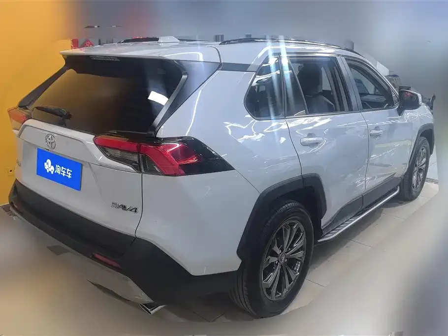 Toyota RAV4 2024 из CN, фото 2