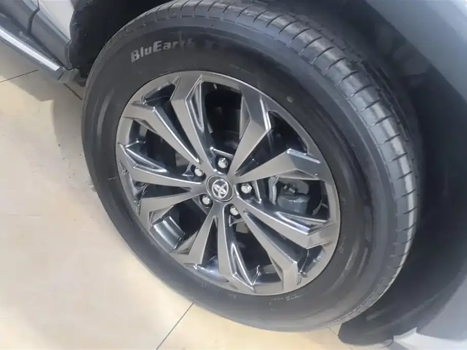 Toyota RAV4 2024 из CN, фото 6