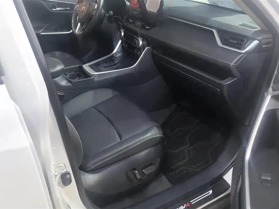 Toyota RAV4 2024 из CN, фото 10