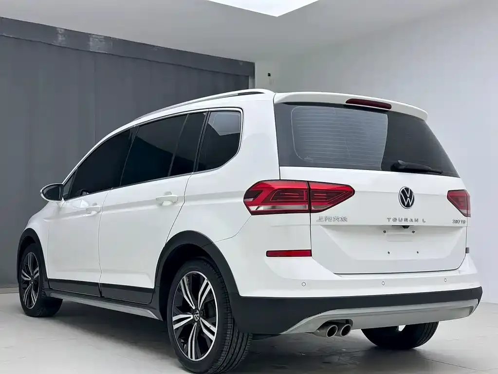 Volkswagen Touran — фото 2