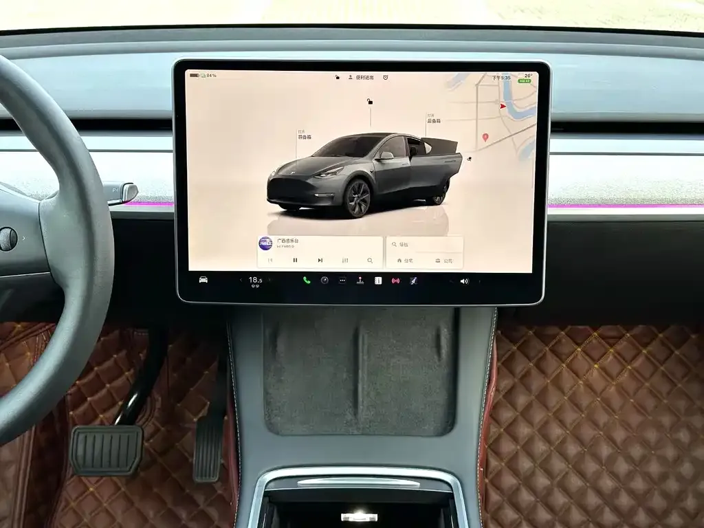 Tesla Model Y — фото 5