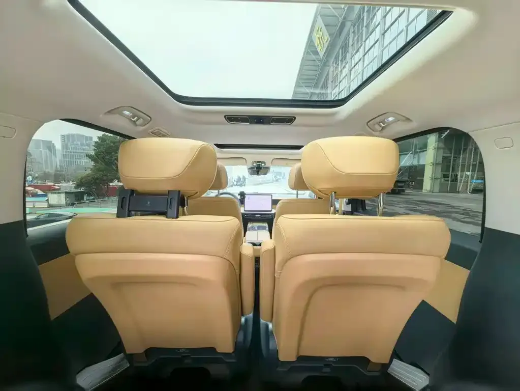 GAC Motor E8 Hybrid — фото 3